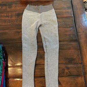 Tamira BY KL size Large butt scrunch